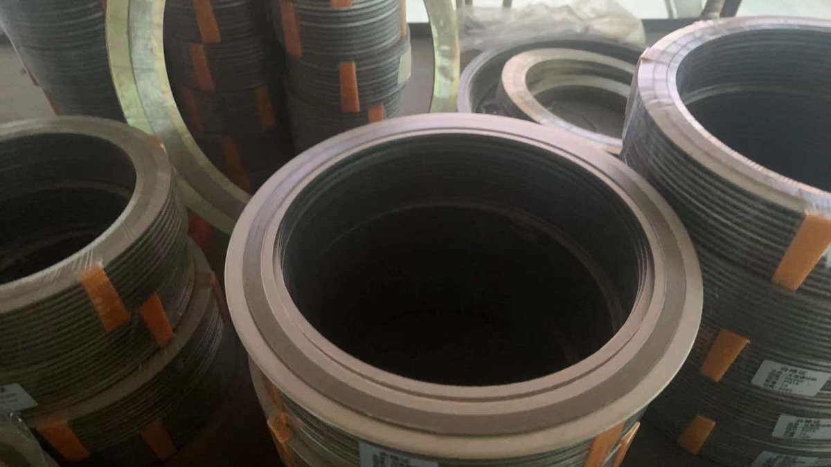 Spiral wound gaskets and ring joint seals stacked with protective wrapping